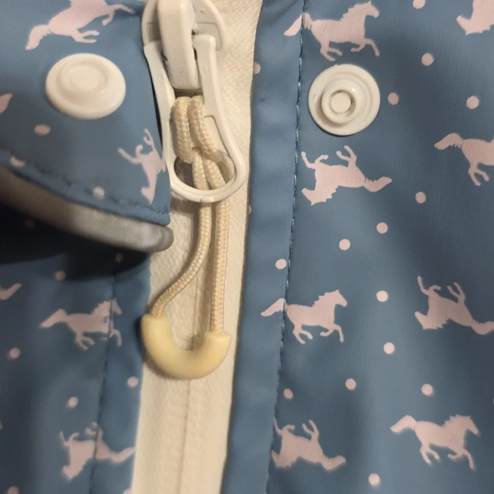 Horseware Ireland Girl's Raincoat Hooded Zips Horses Pockets Sz 7/8yr. EUC
